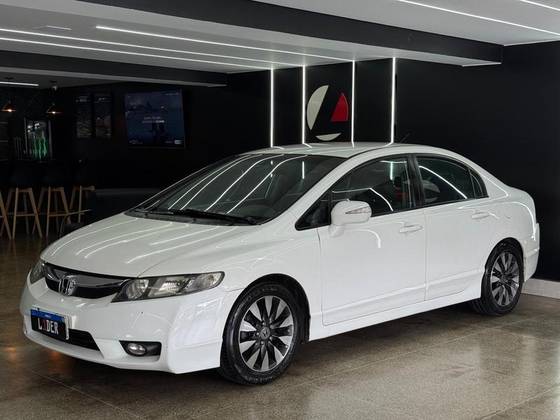 HONDA CIVIC 1.8 EXS 16V FLEX 4P AUTOMÁTICO HONDA CIVIC 1.8 EXS 16V FLEX 4P AUTOMÁTICO